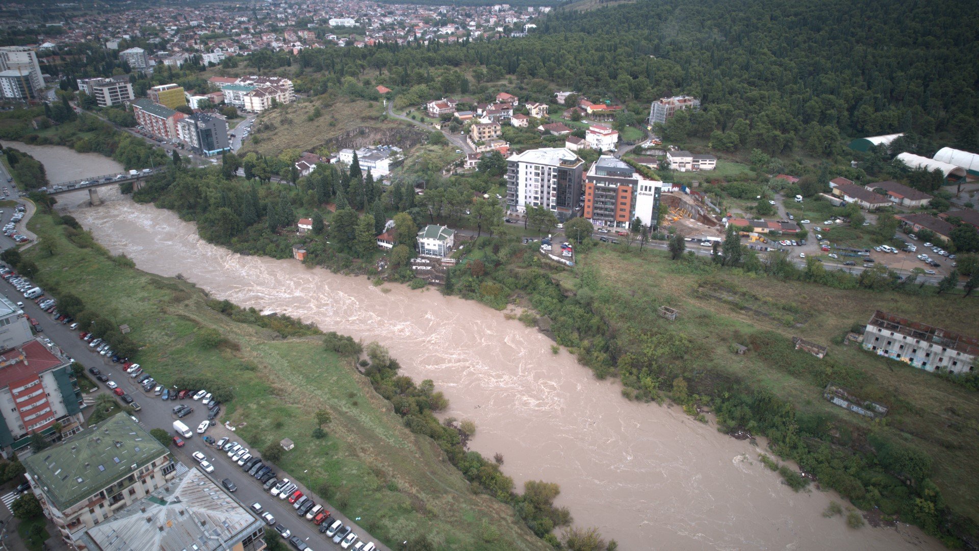 Nevrijeme zahvatilo i Podgoricu, pogledajte snimke