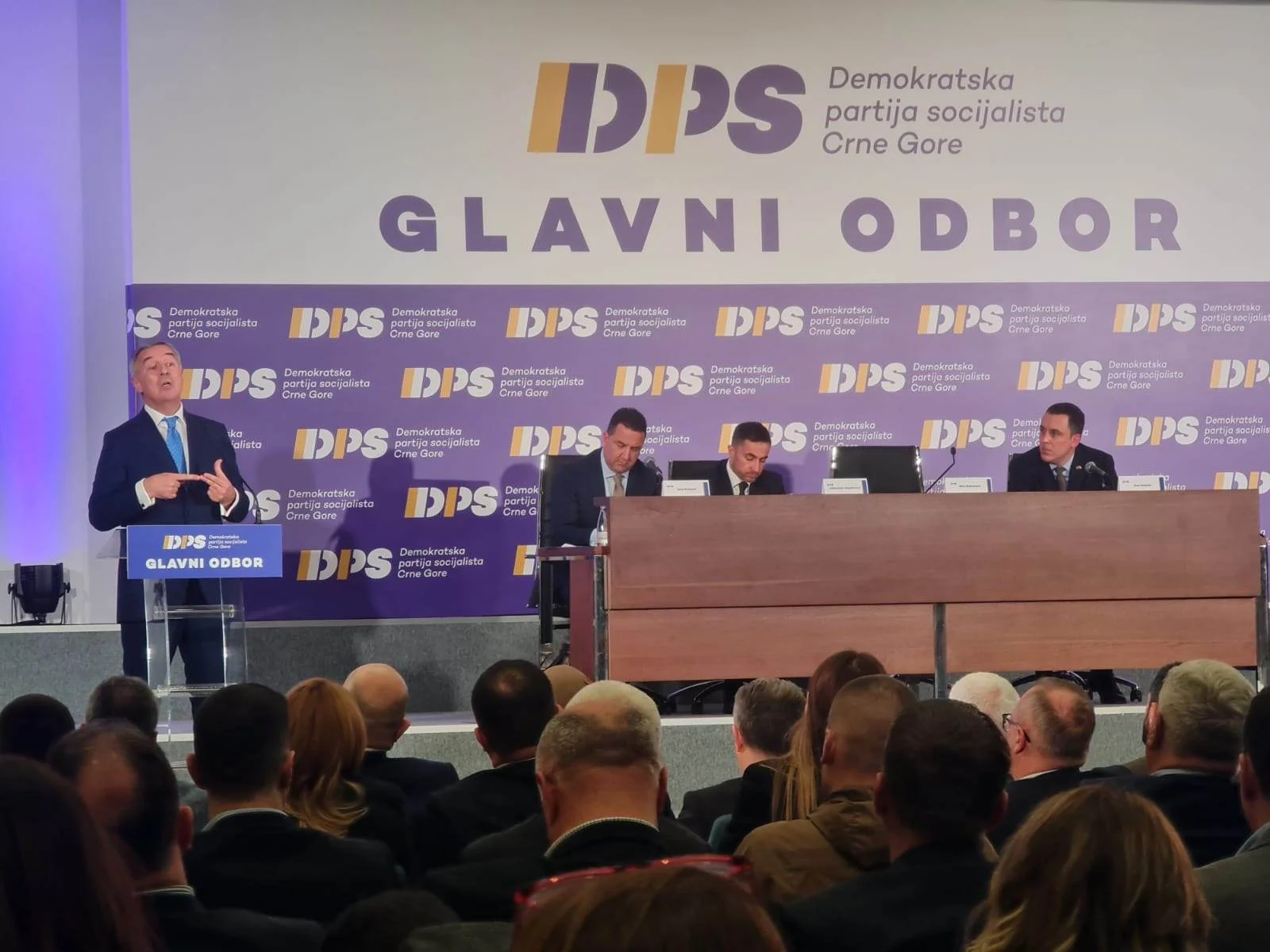 Milo Đukanović na Glavnom odboru DPS-a: Ako damo sve od sebe pobjeđujemo