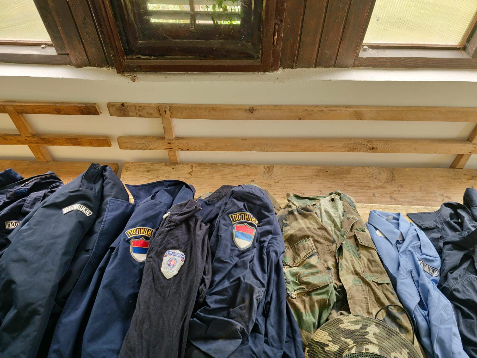 Svečlja izjavio da su otkrivene desetine uniformi policije Srbije na sjeveru Kosova