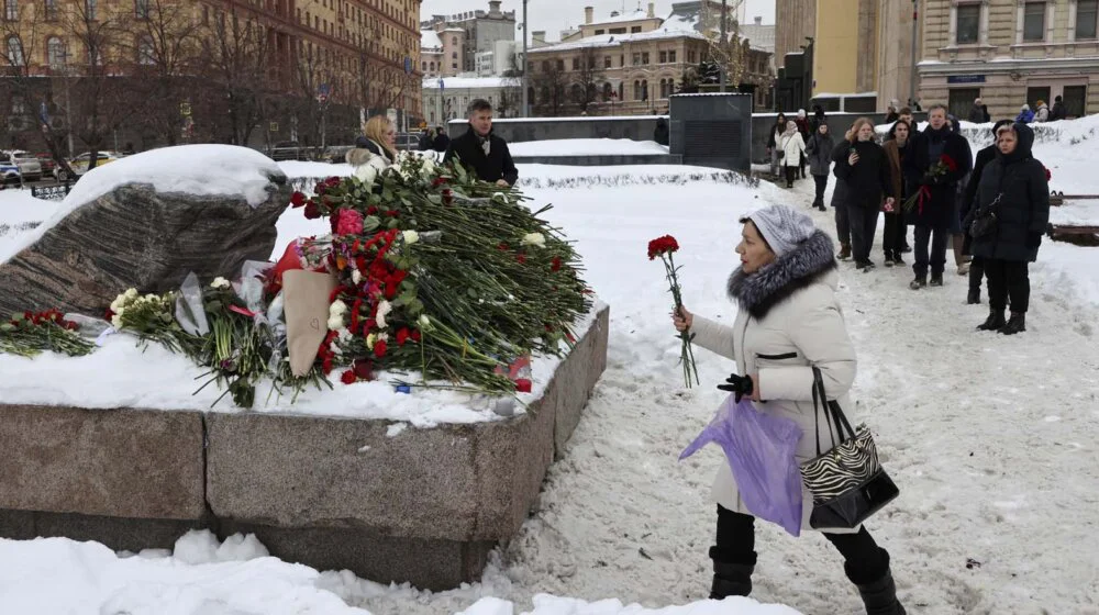 Majka Alekseja Navalnog uspjela da vidi tijelo sina: Prijete mi da pristanem na tajnu sahranu