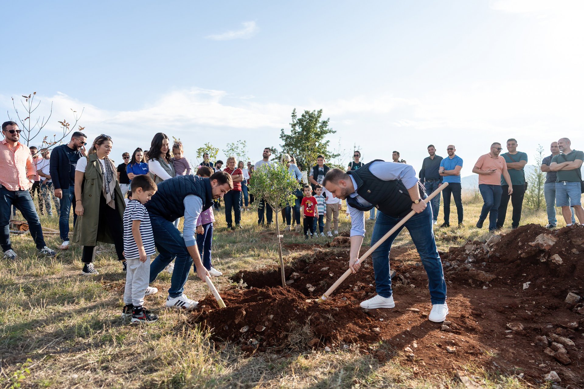 Milatović i Rakčević povodom Dana ekološke države zasadili drveće na Lješkopoljskoj Gorici