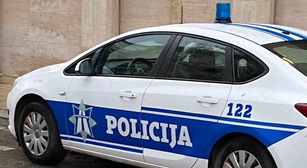 Za dan 28 saobraćajnih nezgoda, povrijeđeno 14 osoba