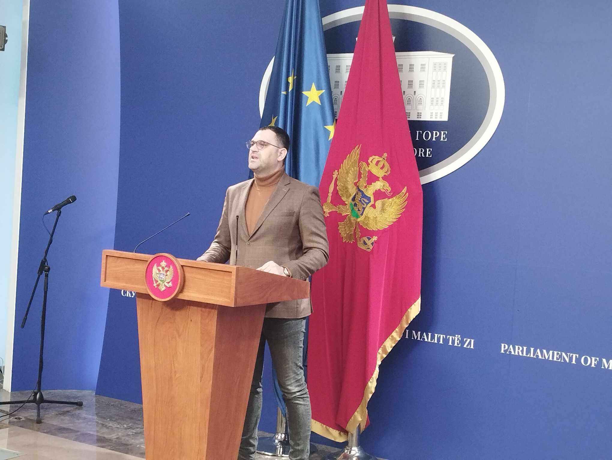 Anđušić: Stanje je alarmantno, ukoliko se Crna Gora ne zaduži neće moći da isplati plate i penzije