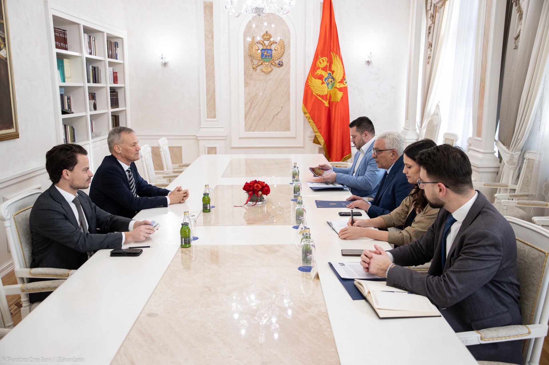 Mandić: Učiniću sve u mojoj moći da se situaciju u parlamentu riješi na miran način, neću dozvoliti da bilo ko građane CG drži taocima