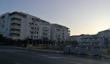 Glavni grad: Auto-perionica u Bloku 9 po zakonu; Stanari: Ali ne i po mjeri ljudi!