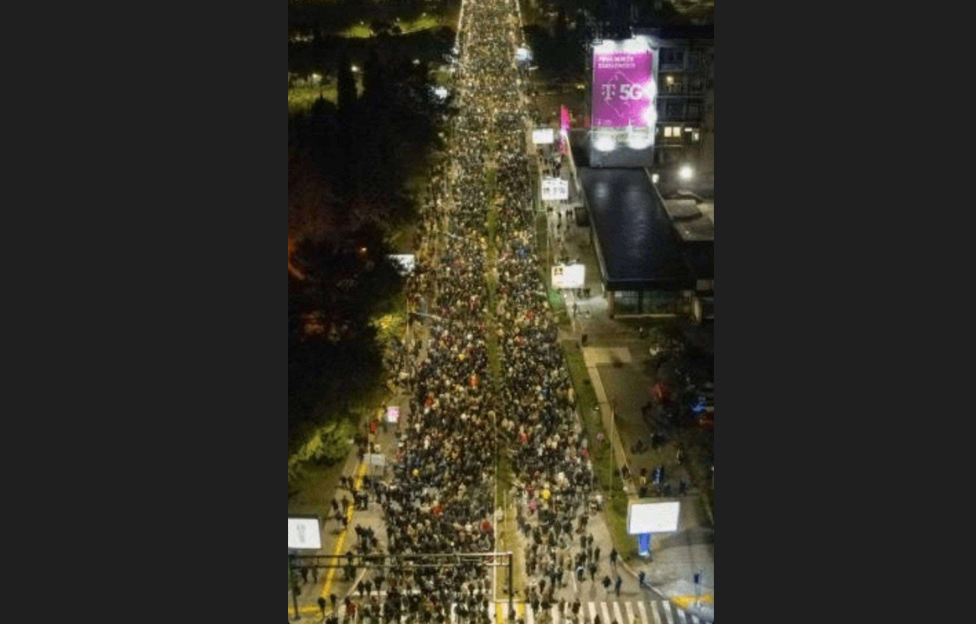 Deutsche Welle: Crna Gora podijeljena oko protesta u Srbiji. Jedni su za Vučića, drugi za studente