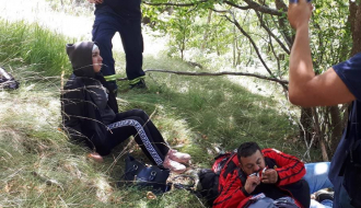 Na Orjenu spašeni migranti, trudnica i dva muškarca