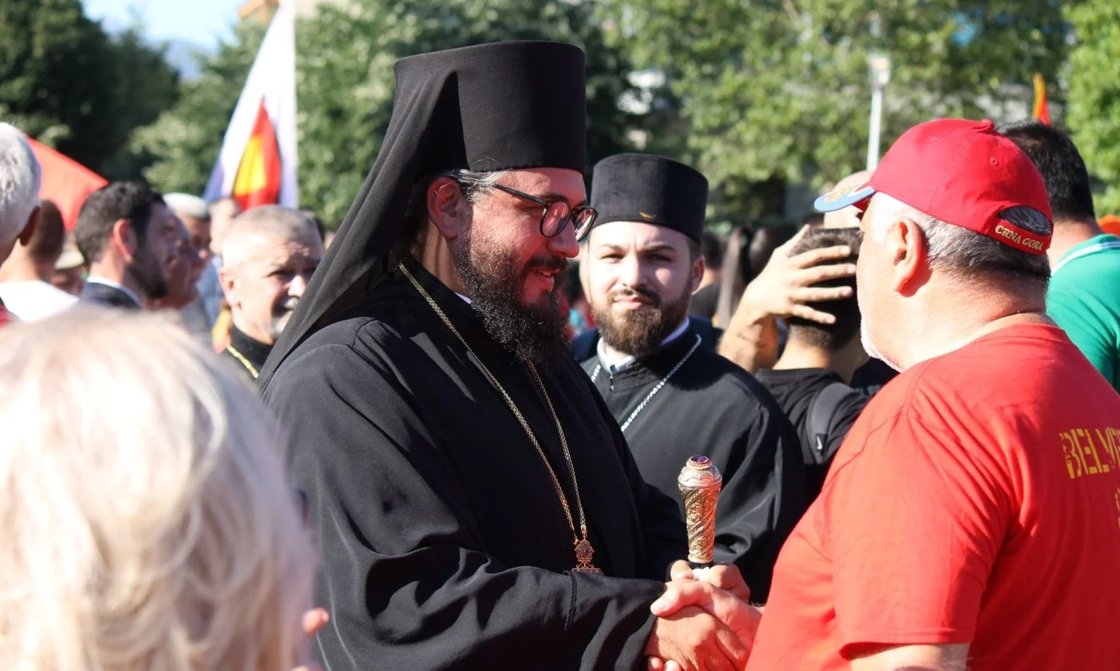 Da proslavljajući Boga na Svetoj Liturgiji našu Crkvu približimo Vaseljenskoj Majci-Crkvi