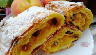Sočna i fina: Pita sa breskvama i suvim grožđem