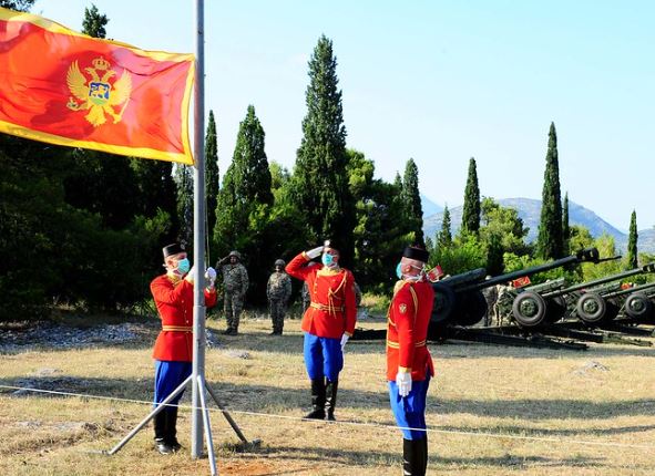 Po naredbi Đukanovića sjutra počasna artiljerijska paljba