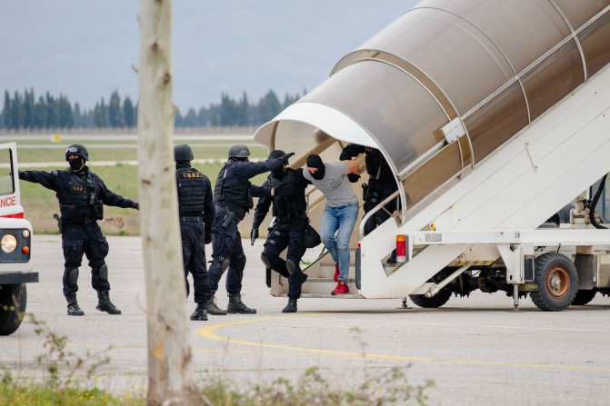 Pogledajte: "Otmica aviona“ na aerodromu Podgorica