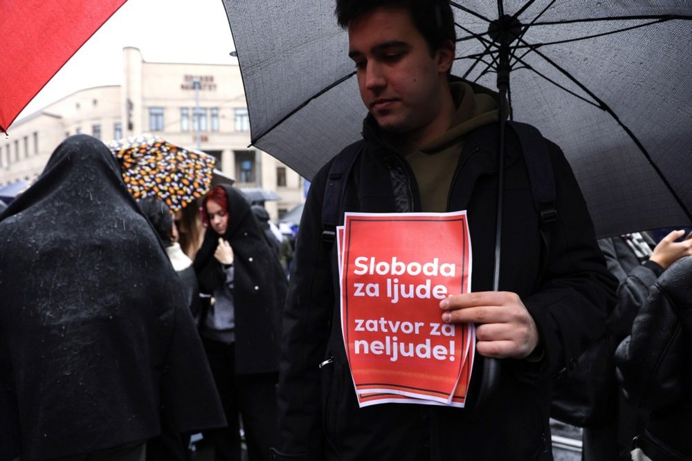 Završen protest u Novom Sadu: Traži se razrješenje gradonačelnika Novog Sada i premijera Srbije