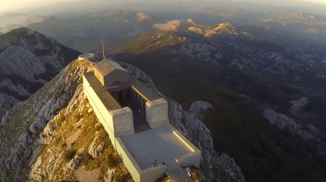 Jednogrbi, dvogrbi ili trogrbi Lovćen