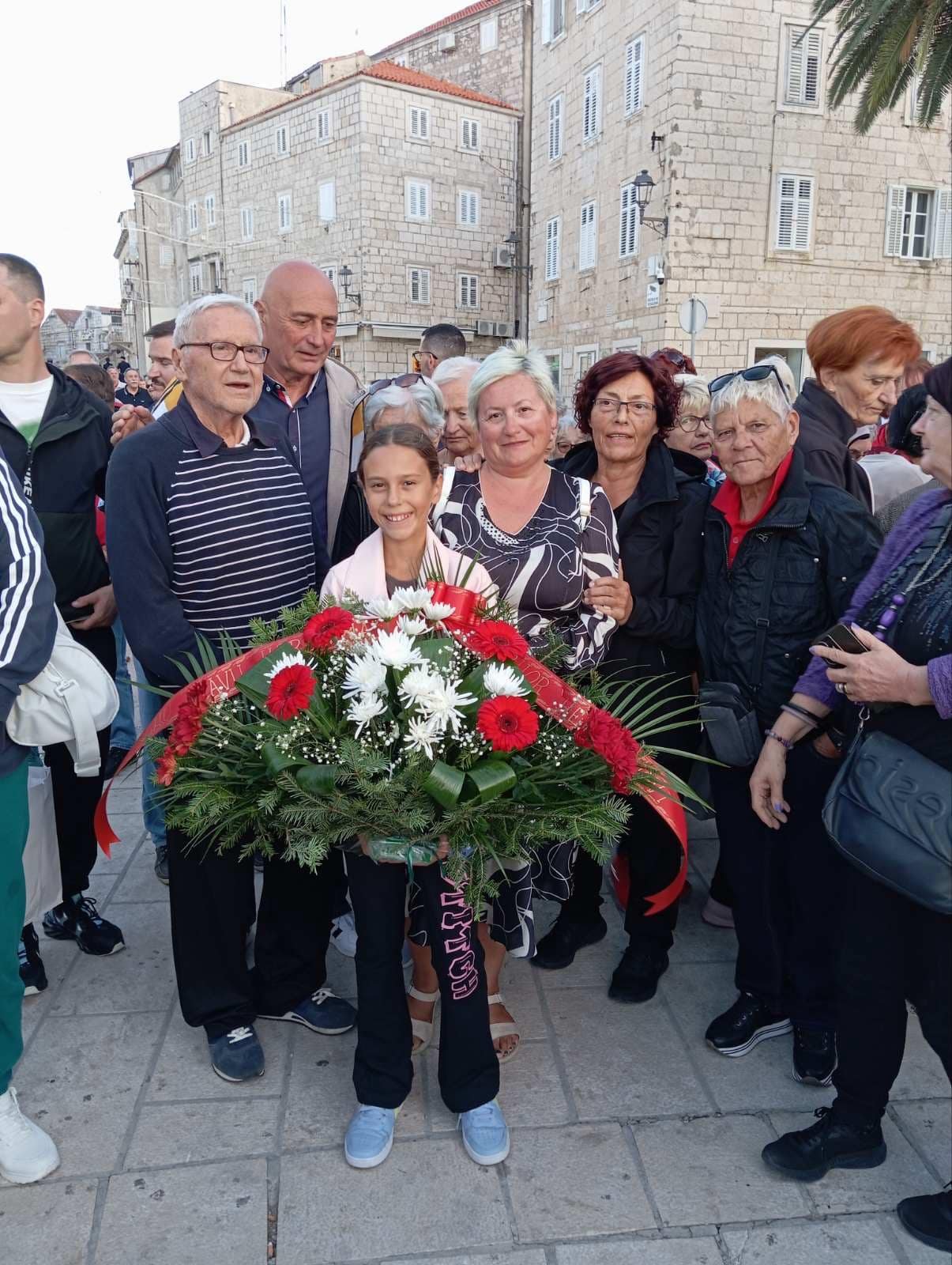 Brojna delegacija Antifašista Herceg Novi na Korčuli: Nikad kontra Crne Gore