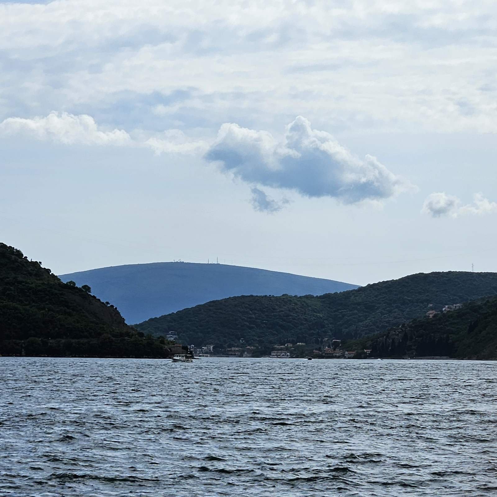 Vrijeme sjutra: Pretežno sunčano uz razvoj oblačnosti, temperatura do 36 stepeni