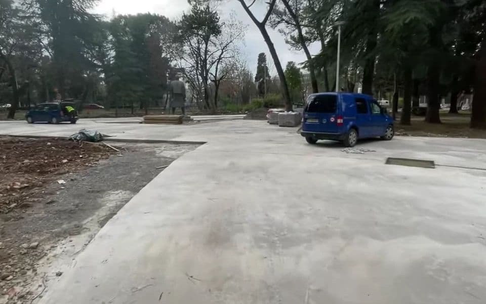 Umjesto za šetnju, Karađorđev park spreman za auto-moto trke