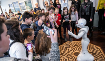 Telekom: Djeca u posjeti Telekomu od robota Pepper učila o robotici i inženjerstvu