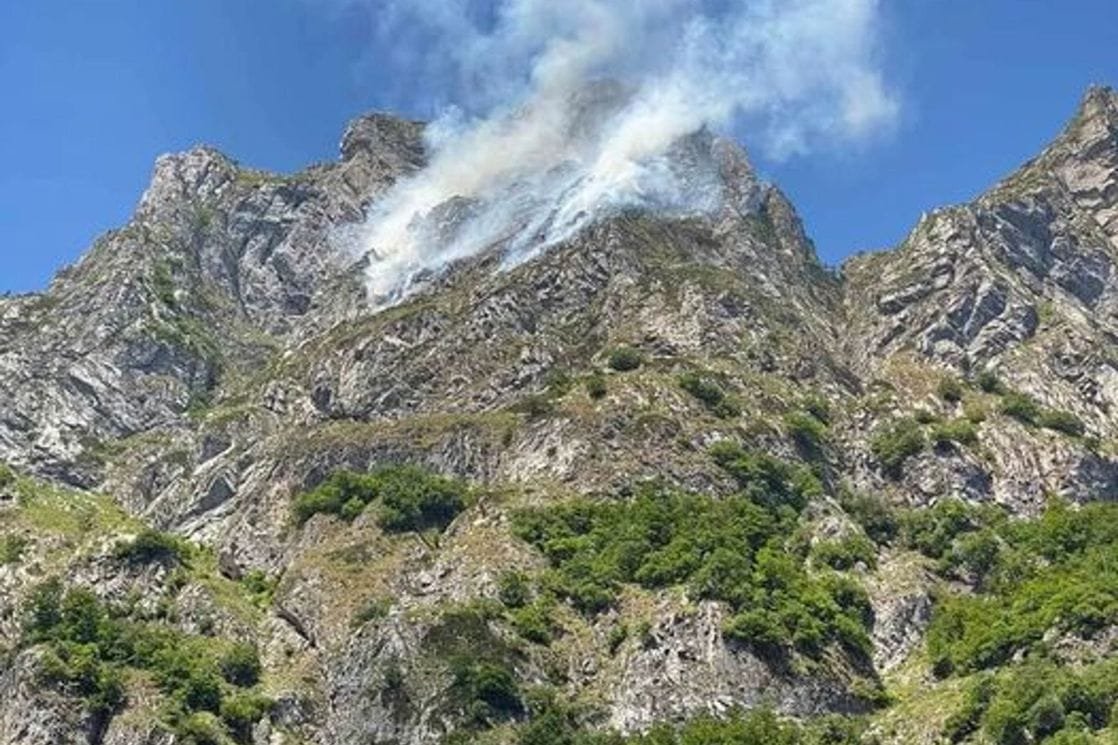 Požar na Prokletijama; NP: Turisti da izbjegavaju posjetu Volušnici, vlasnici imanja da se uzdrže od paljenja trave