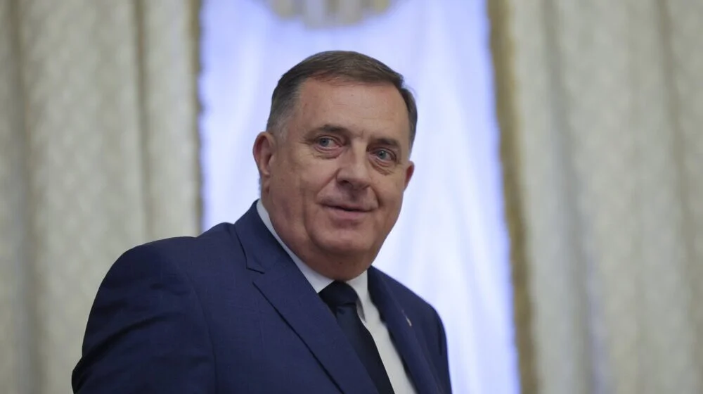 Dodik: "Laž o ruskim kampovima u RS služi da se održi negativna priča o Republici Srpskoj i pruži prilika muslimanima da i dalje klevetaju i lažu"