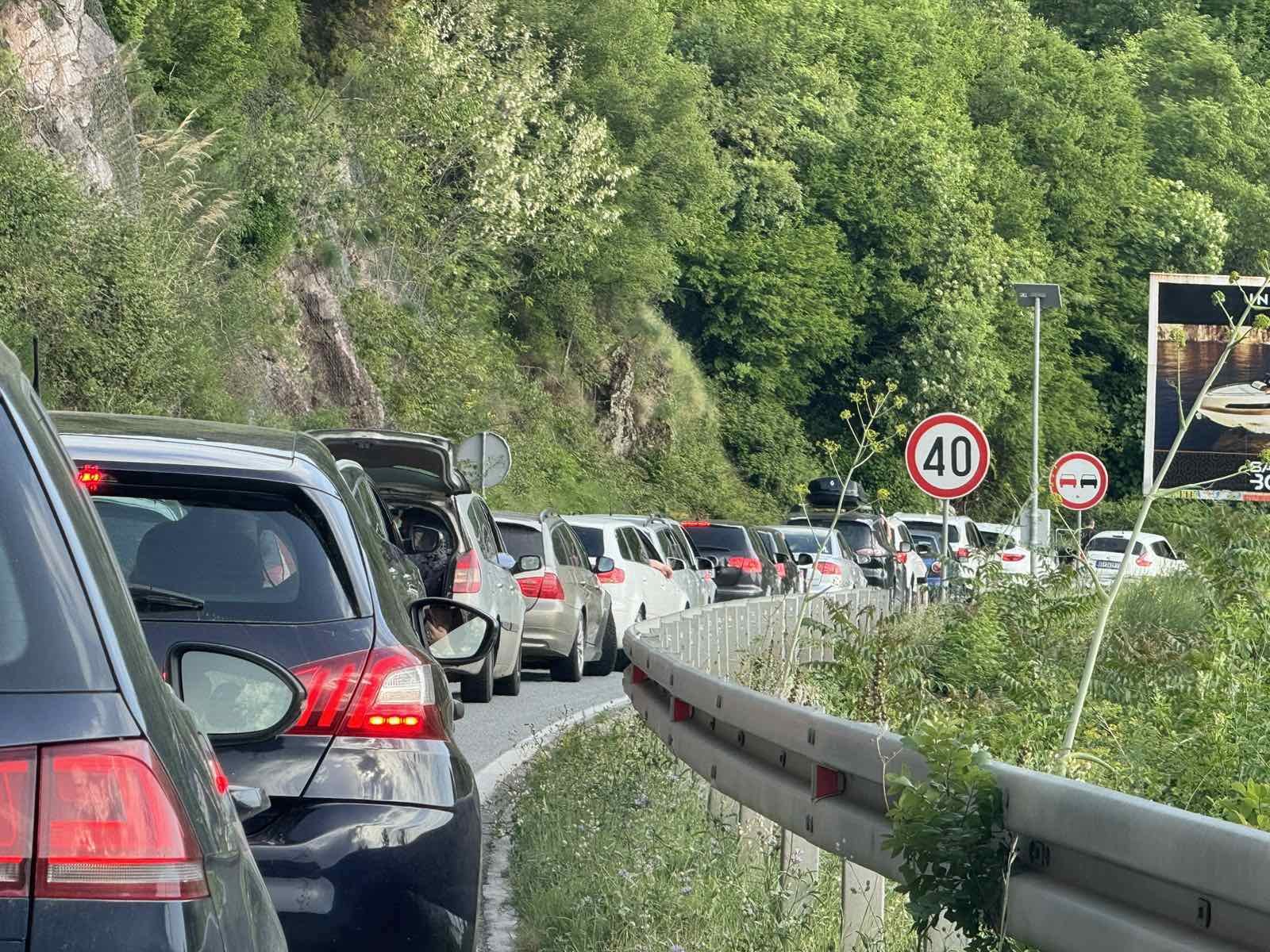 Saobraćajna nesreća na putu Budva - Cetinje, stradao motociklista