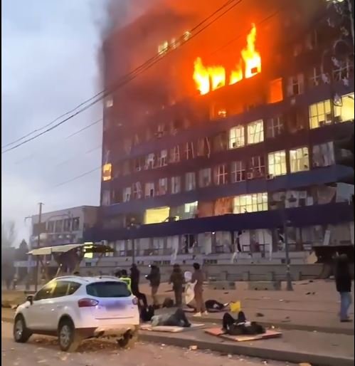 Zaporožje: Najmanje 13 ljudi poginulo, a najmanje 18 povrijeđeno u ruskom napadu; Gradske vlasti - Potpuni užas i još jedna katastrofa