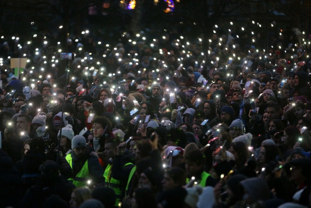 Protesti širom Srbije: "Sjutra mora da stane čitava prosvjeta“