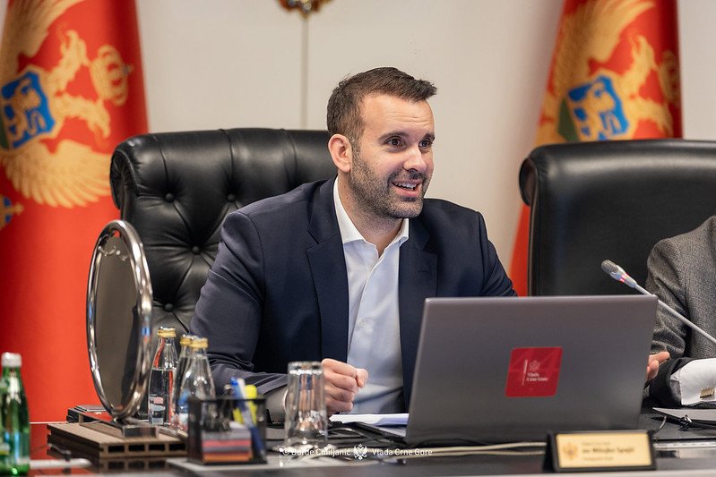 Spajić: Radimo na profesionalizaciji i optimizaciji administracije, smanjujemo broj bolovanja i ugovora o djelu