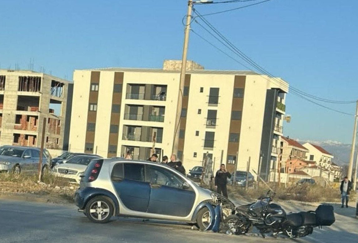 Sudar automobila i motora na Zabjelu: Jedna osoba povrijeđena