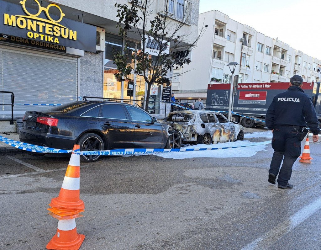 U Nikšiću izgorjeli “bmw” i “audi”