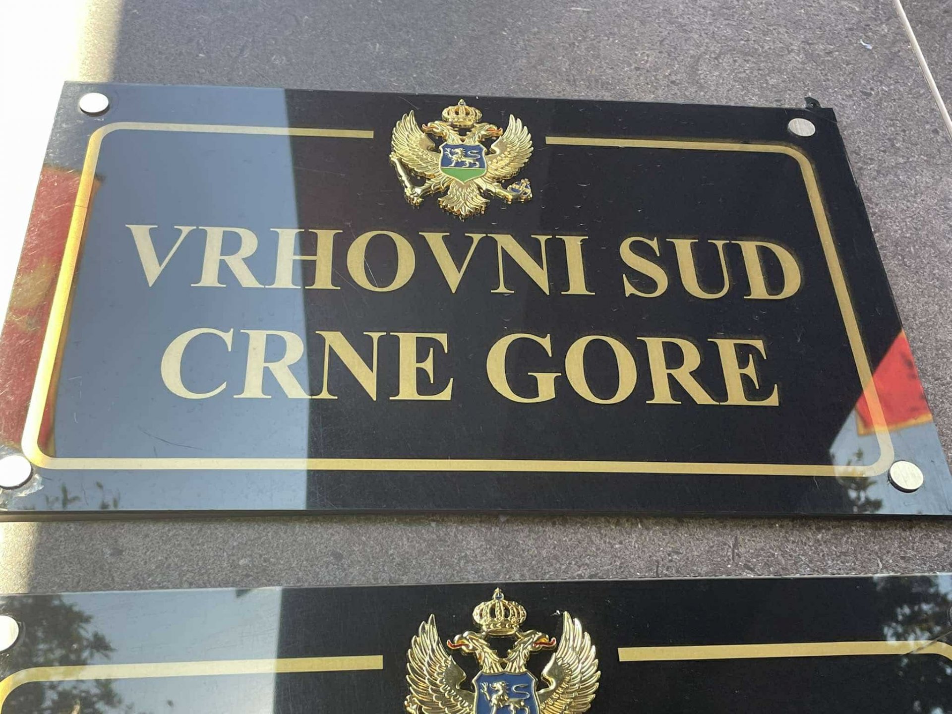 Vrhovni sud osumnjičenima za trgovinu ljudima produžio pritvor još tri mjeseca