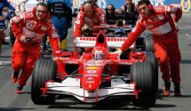 Kako je legendarni Njemac slavio na Silverstonu prolaskom kroz boks