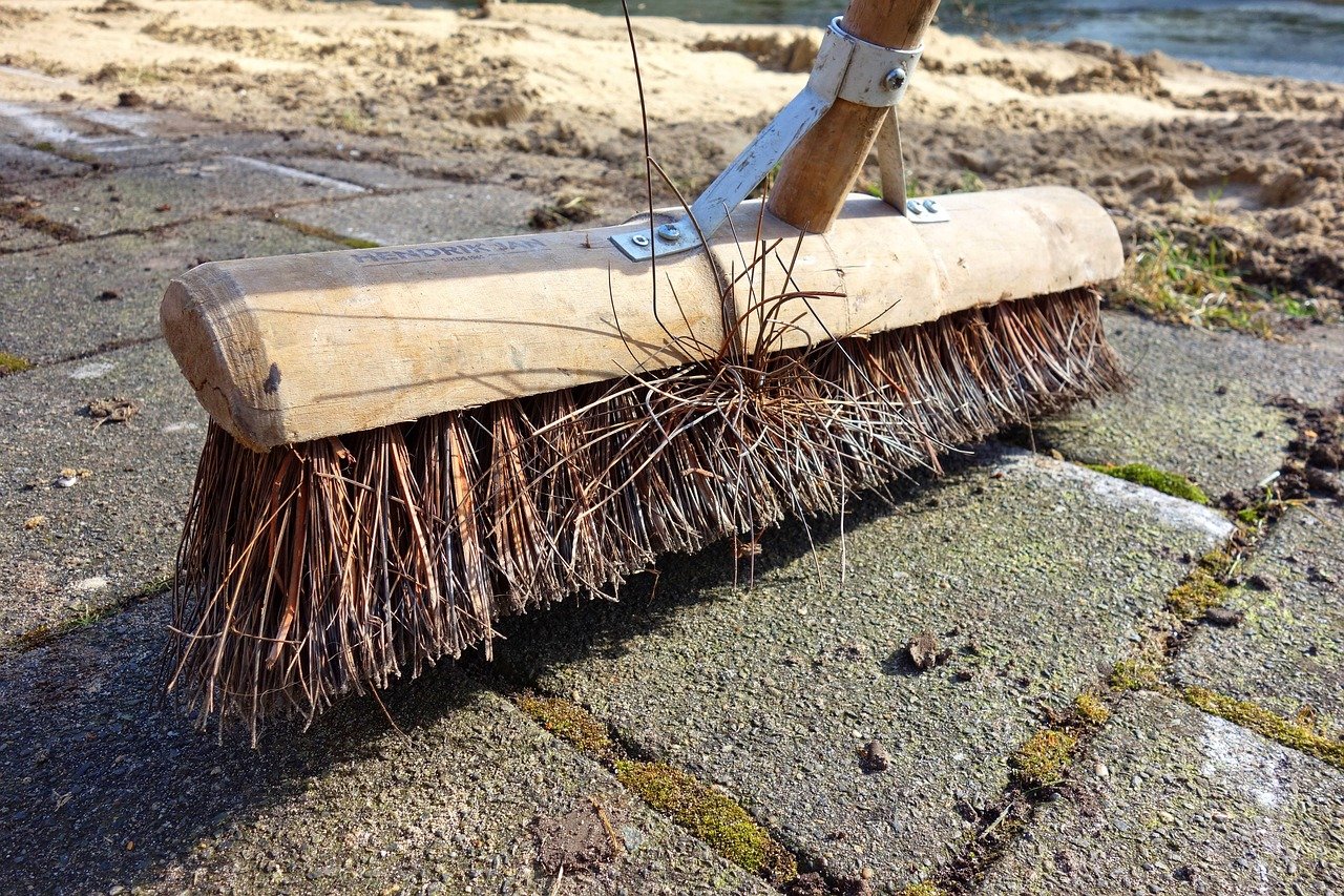 Skupili novac da čistača ulica pošalju na odmor: Poslodavac zabranio da uzme poklon