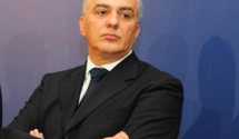 Mandić pita zašto Bulatović nije sahranjen sa državnim počastima