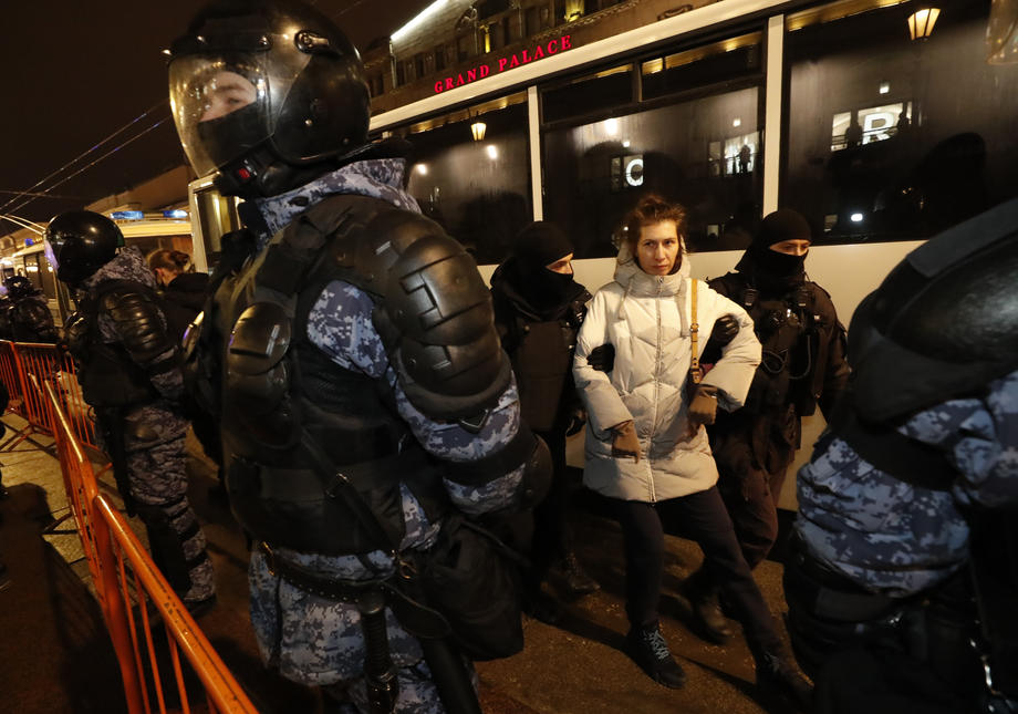 U Rusiji uhapšeno više stotina antiratnih demonstranata