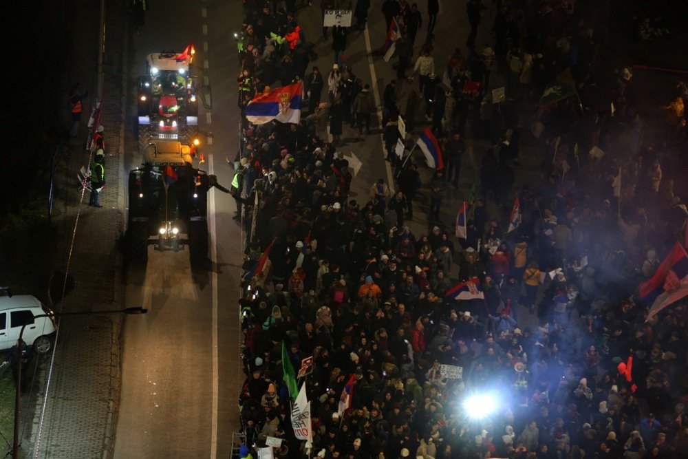 Taksisti odvezli kućama studente sa protesta u Kragujevcu