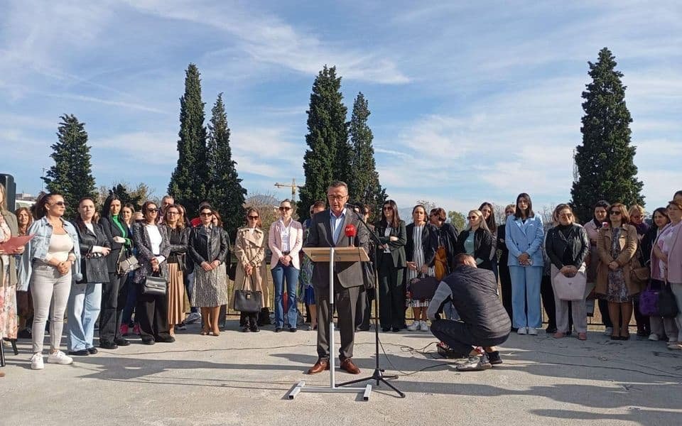 Vukićević: Napad na nastavnika da se tretira kao krivično djelo; Božović: Naš posao postao stresan