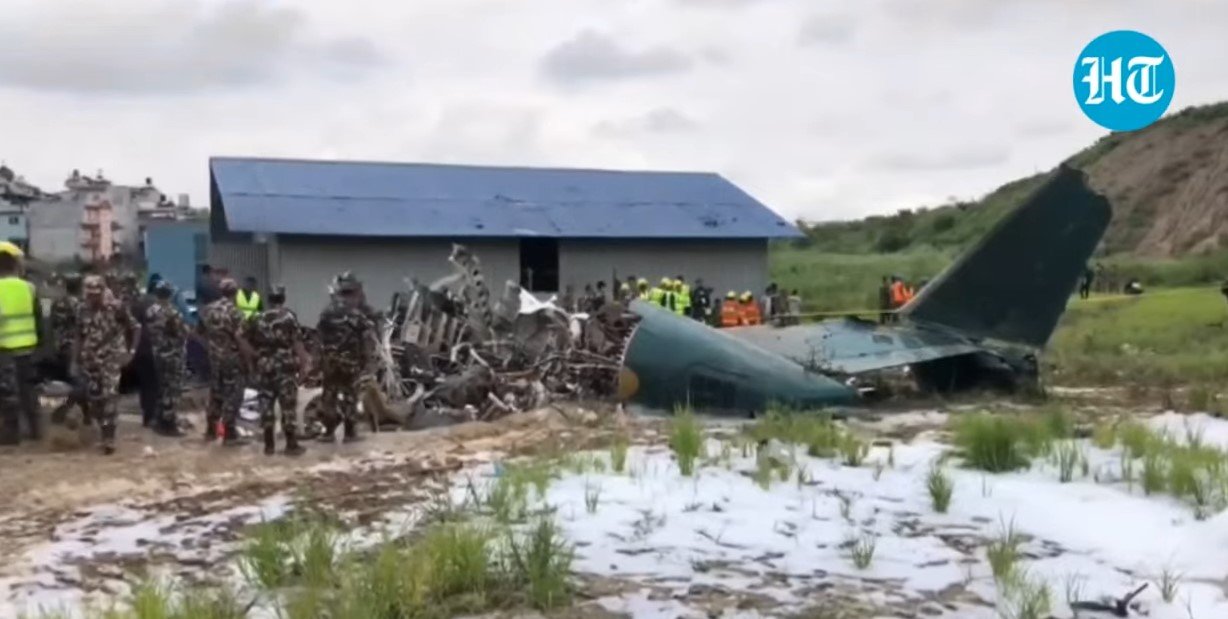 Srušio se avion u Katmanduu, najmanje 22 žrtve, pilot preživio