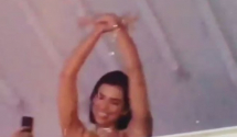 Dua Lipa pokazala dvoglavog orla na festivalu, američka zvijezda je nazvala "kraljicom Kosova"
