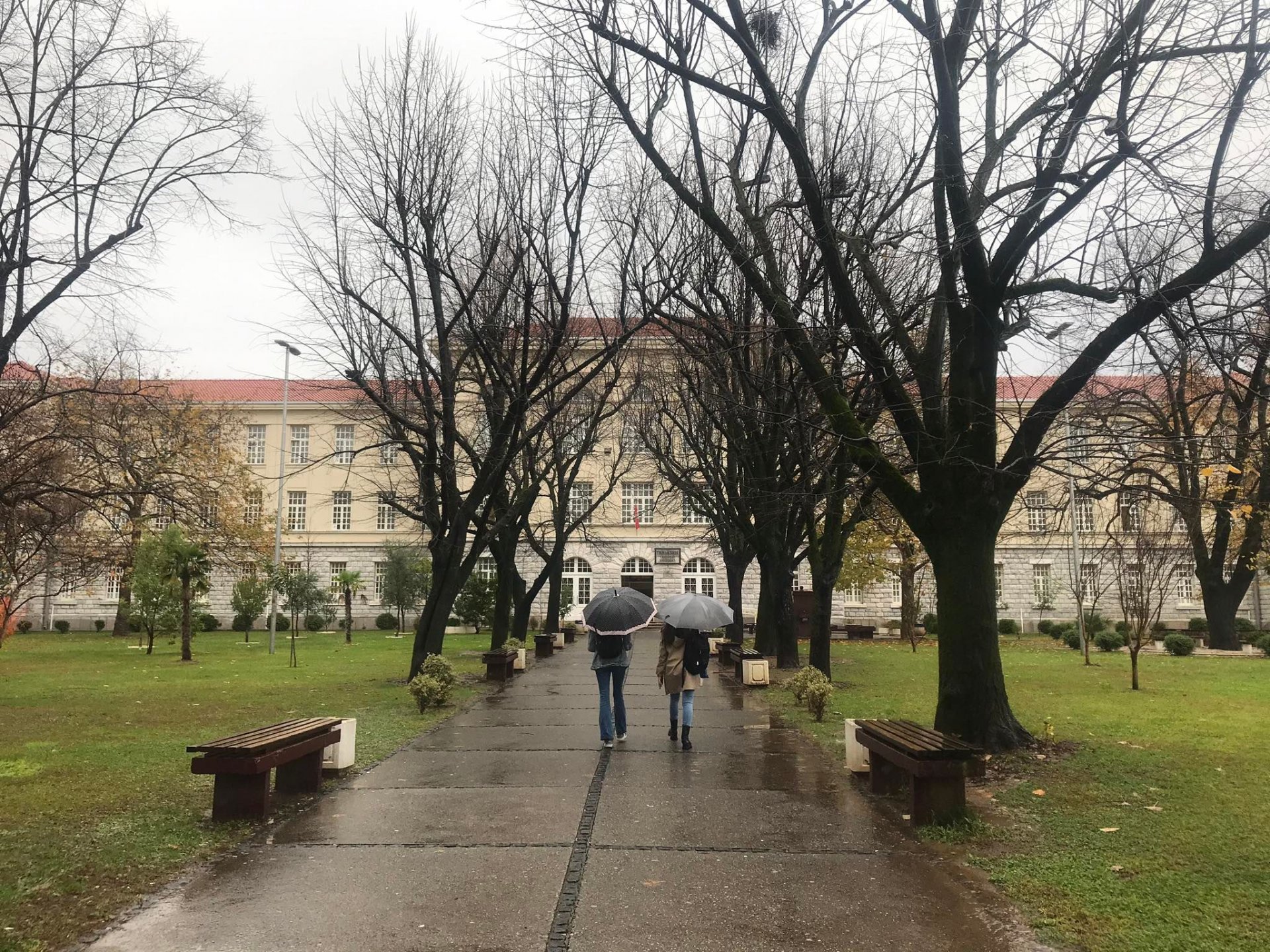 Neargumentovana odbrana direktorice Gimnazije nije demanti Antene M, nego skrivanje istine