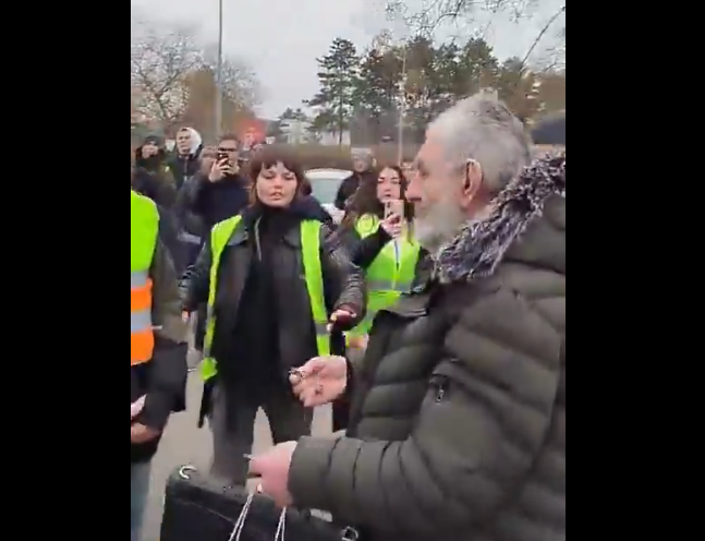 Stariji muškarac potegao nož na studenta na blokadi ispred Medicinskog fakulteta, naknadno uhapšen