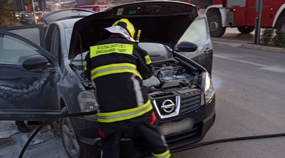 Tivat: Požar na automobilu brzo stavljen pod kontrolu