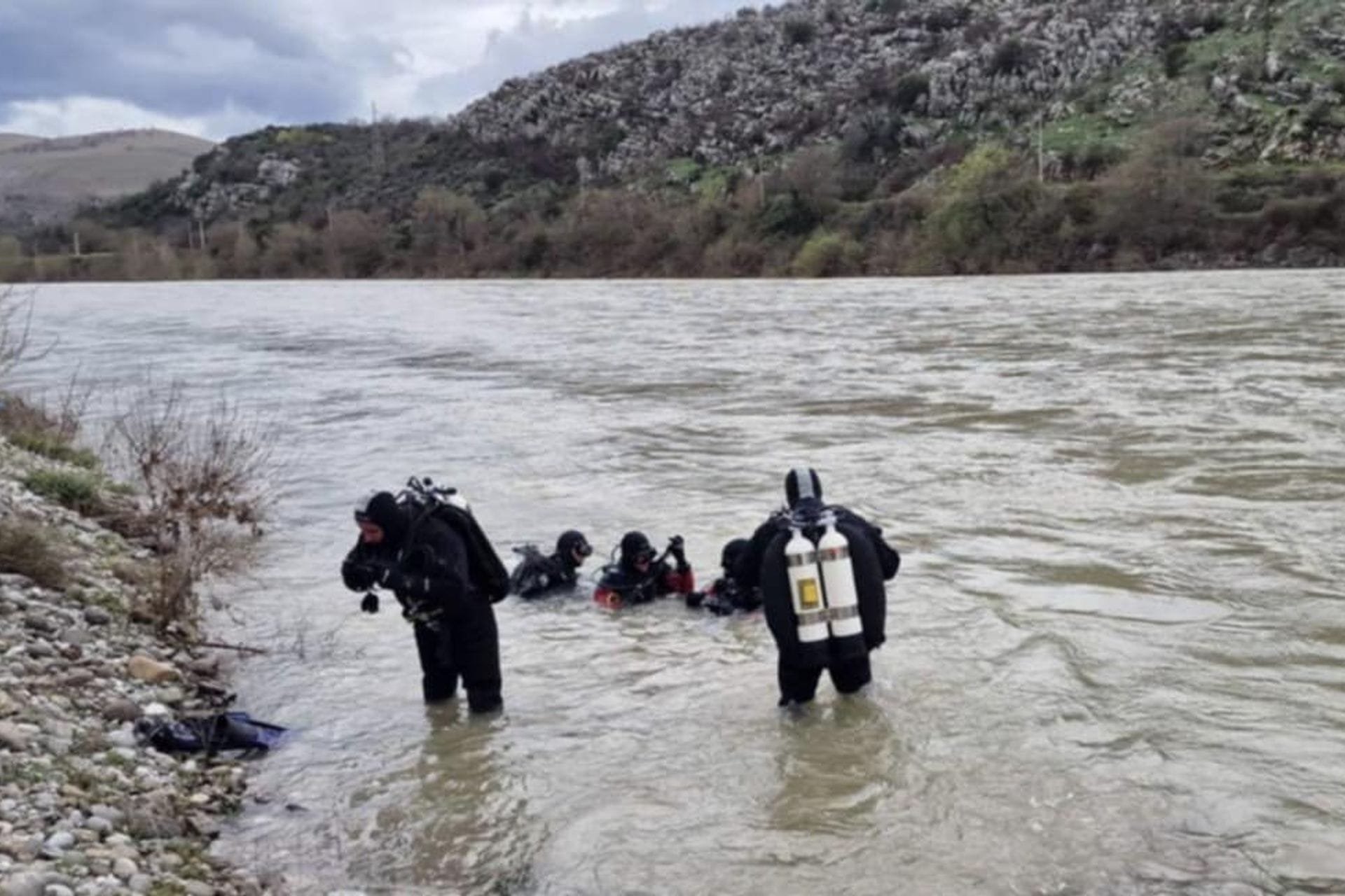 I danas potraga za majkom i djetetom, vidljivost u Morači veoma loša