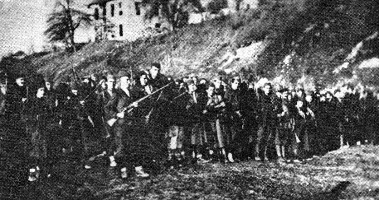  Vasojevići iz 1. čete 4. bataljona 4. crnogorske brigade u oslobođenim Beranama, decembar 1943.