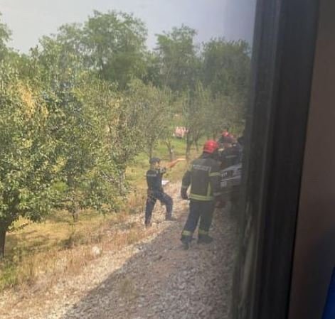 Na pruzi Prijepolje - Beograd voz udario auto, poginuli maloljetni brat i sestra