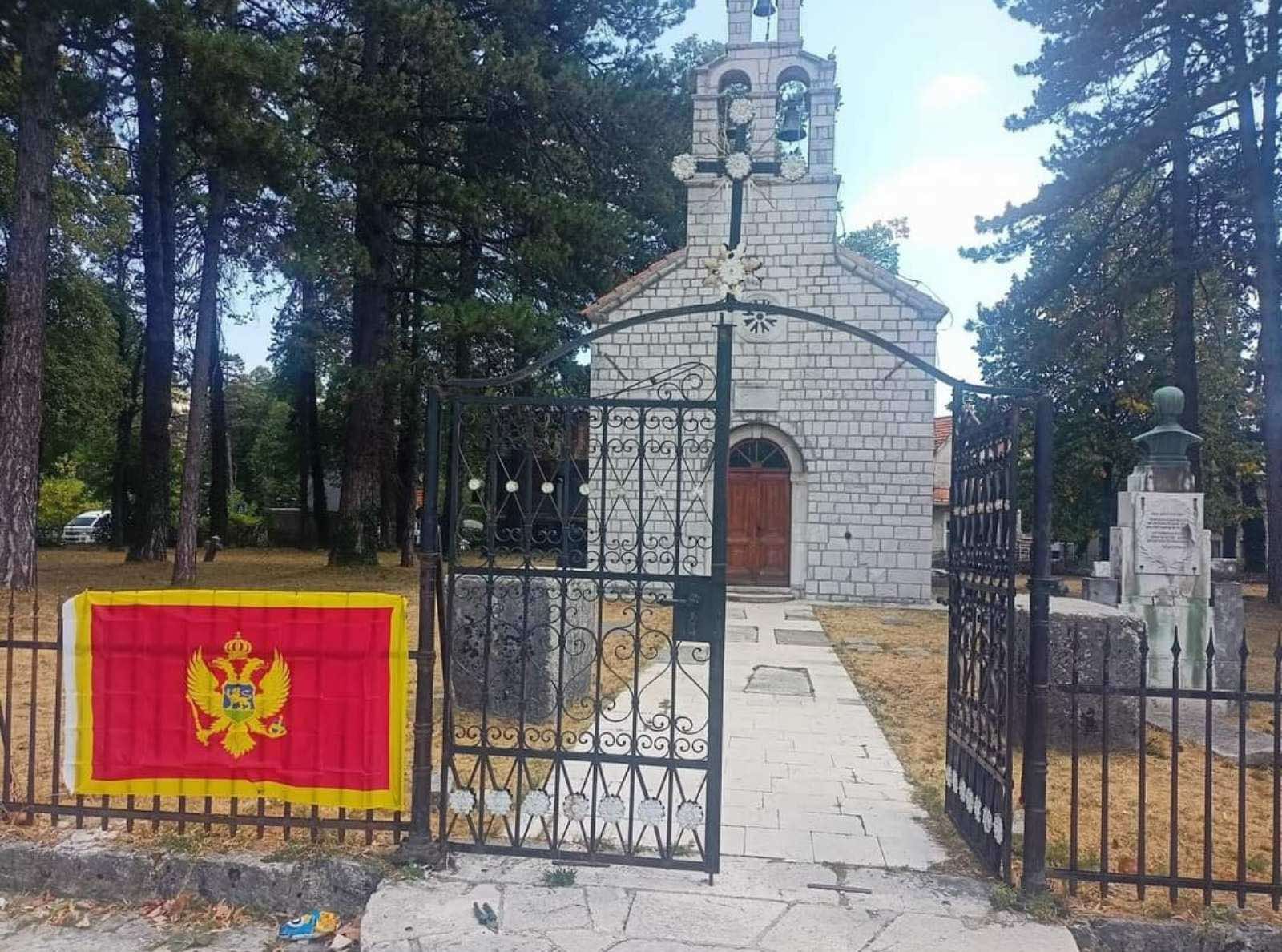 Nakon Cetinjskog manastira, crnogorska zastava i na drugim crkvama