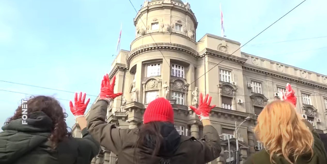 U podne novi protest u Novom Sadu: Višesatna blokada raskrsnice kod Željezničke stanice