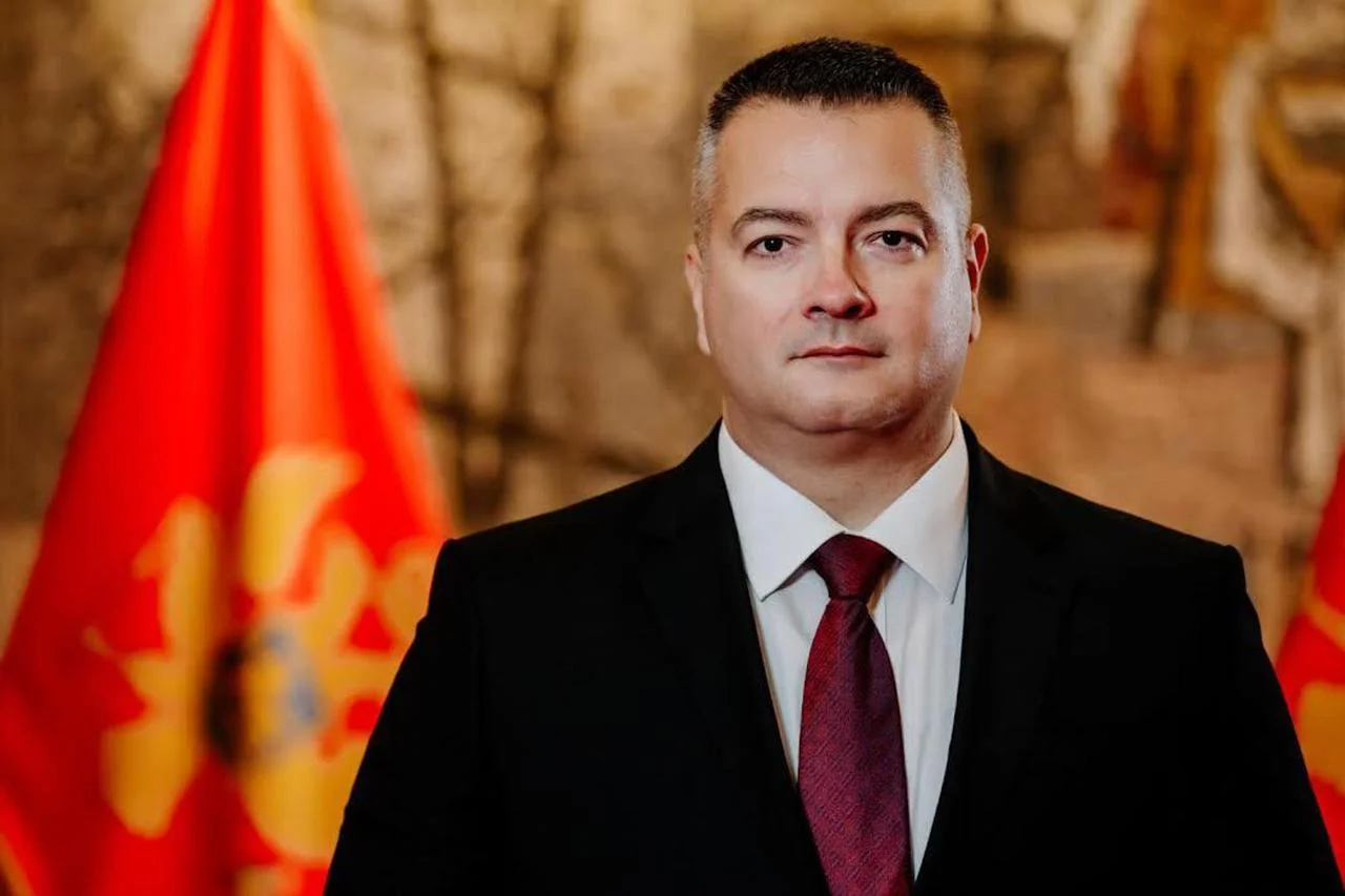 Vuksanović: Svaki narod ima svoje loše epizode, jedino ako nisu u kategoriji onih nebeskih – savršenih