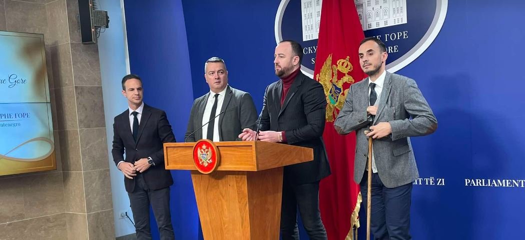 Nikolić: Odgovornost je na parlamentarnoj većini; Konatar: Poluratno stanje u Skupštini; Vuksanović: Bili smo na pragu dogovora; Mugoša: Neće nas istjerati