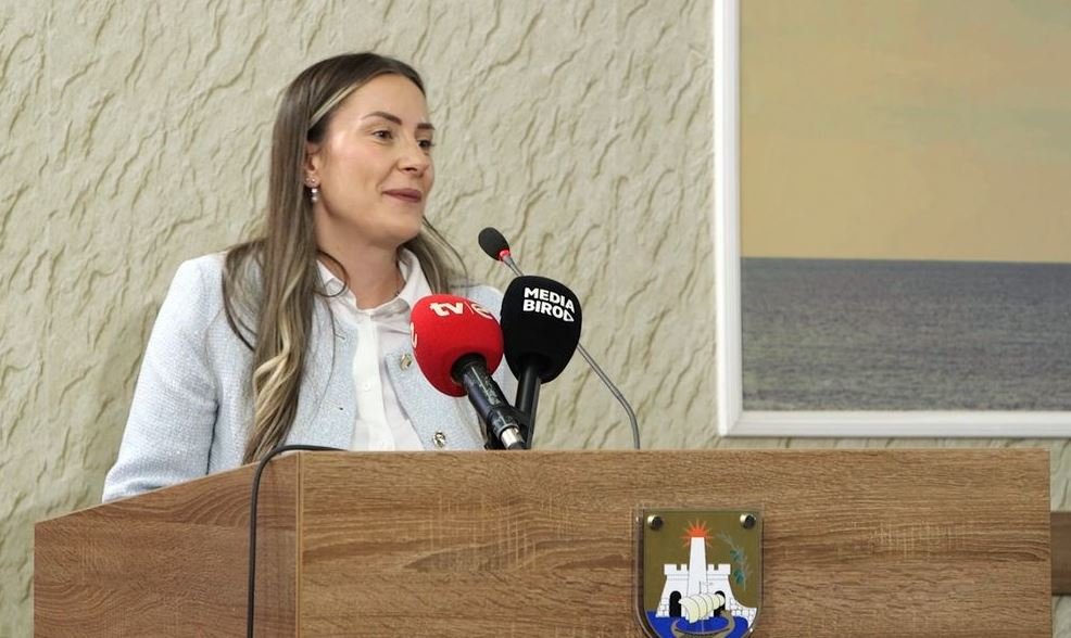 Skupština opštine Ulcinj: Mavrić podnio ostavku, nova predsjednica Ivana Popović