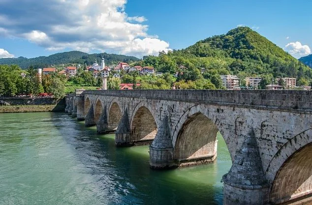 Višegrad – “grad turizma”, tamo gdje su “žive lomače” i gdje djecu iz Vojvodine vode na ekskurzije